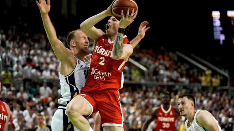 National Team Beats Bosnia and Herzegovina, One Step Closer to Finishing Group as Leader
