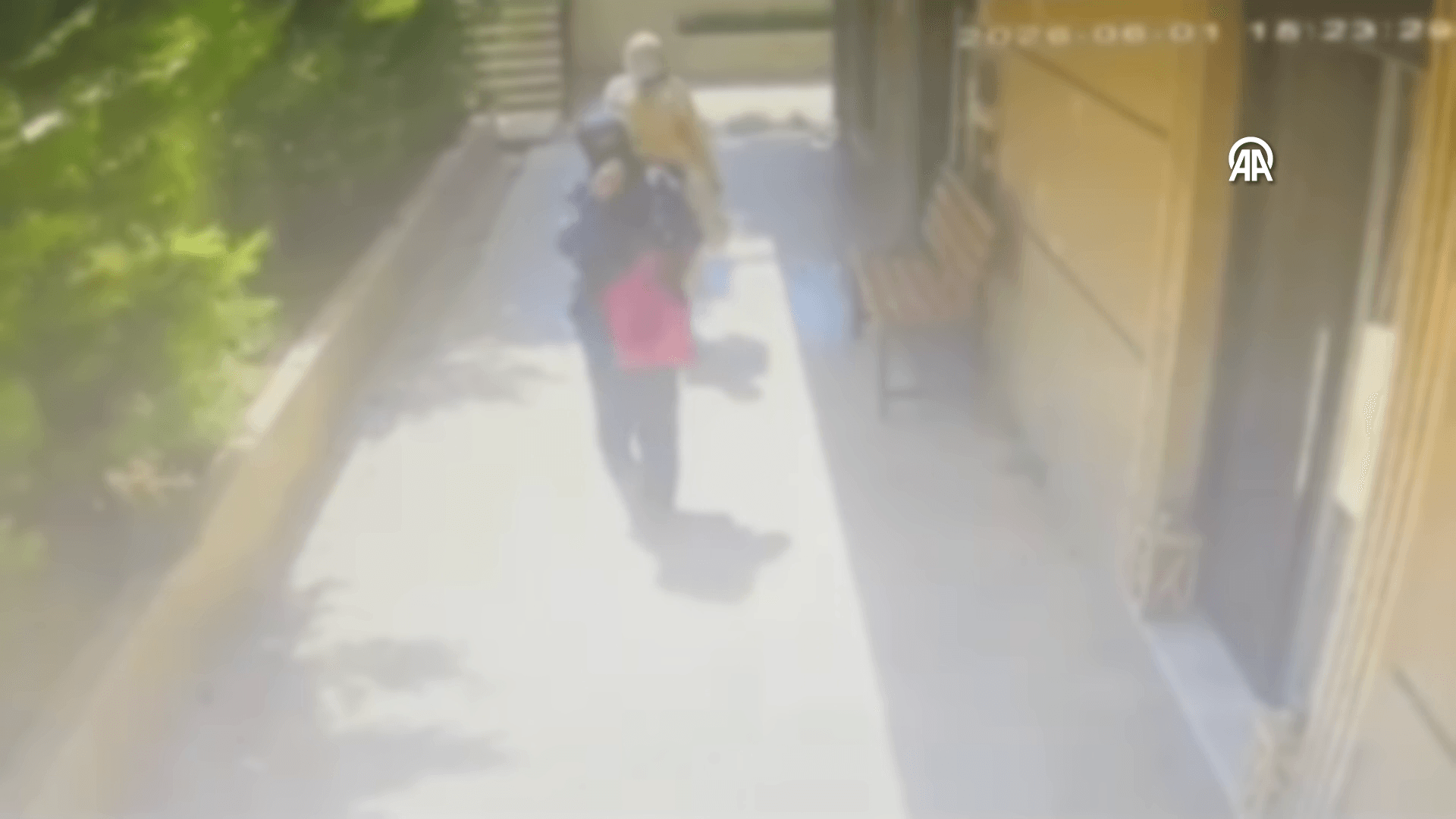 İstanbul’da Evlerden Milyonlarca Liralık Hırsızlık: 3 Kadın Yakalandı