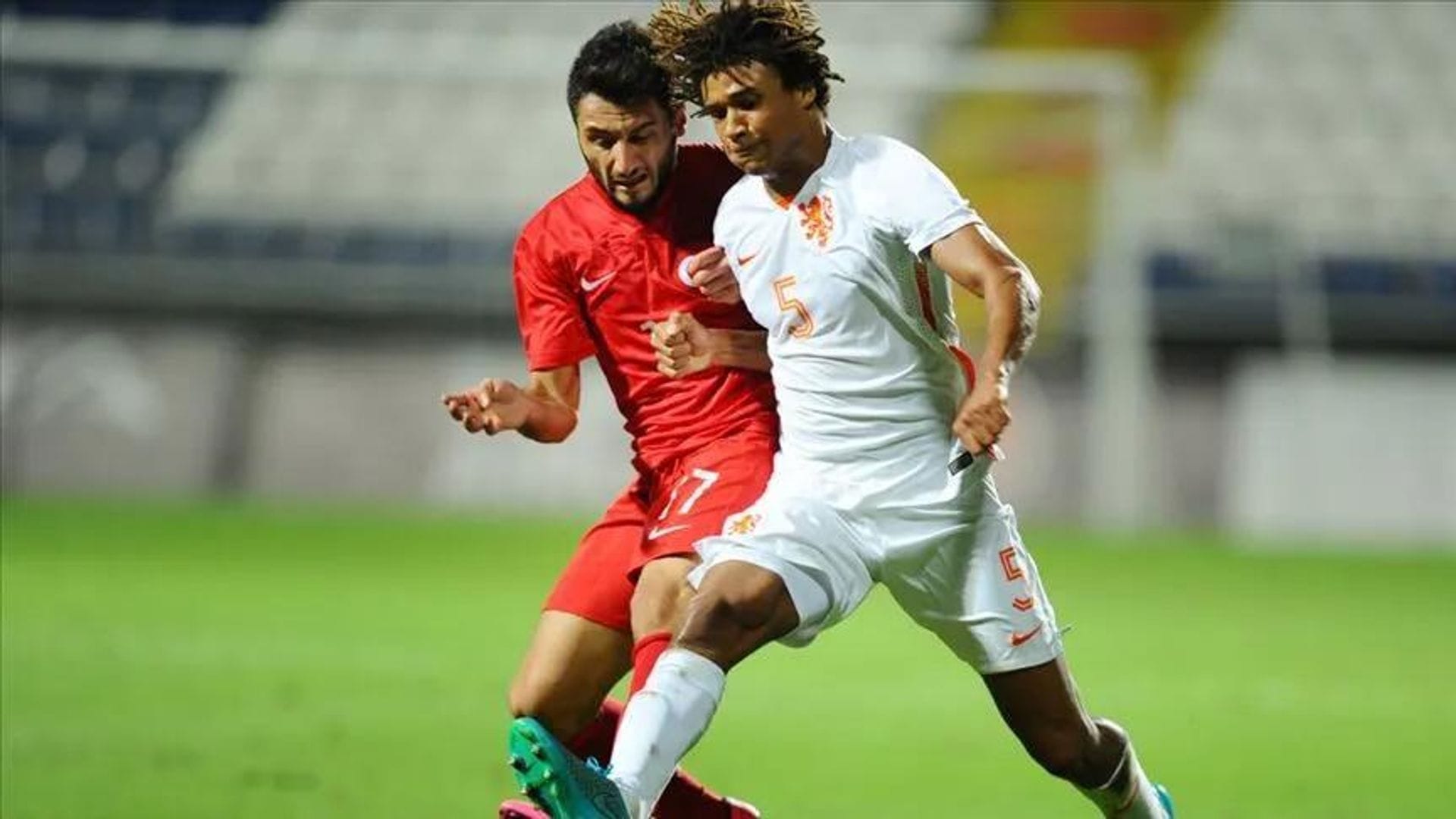 Fenerbahçe Boosts Defense with Signing of Nathan Ake