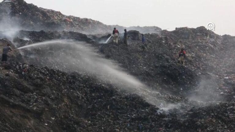 Massive Fire Breaks Out at Waste Dump in Indonesia's Banten Province