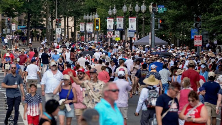 ABD’de Bağımsızlık Günü’nde Şiddet: 20 Toplu Saldırıda 100 Kişi Hayatını Kaybetti