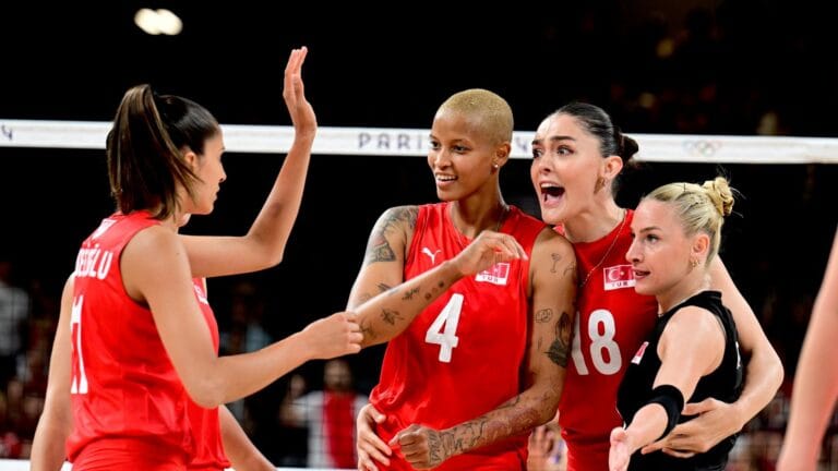 Türk Kadın Voleybol Takımı Polonya’yı Yenerek İlerledi