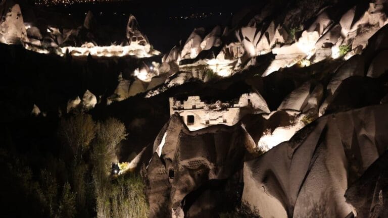 Kapadokya Gece Vaktine de Güzellik Katacak