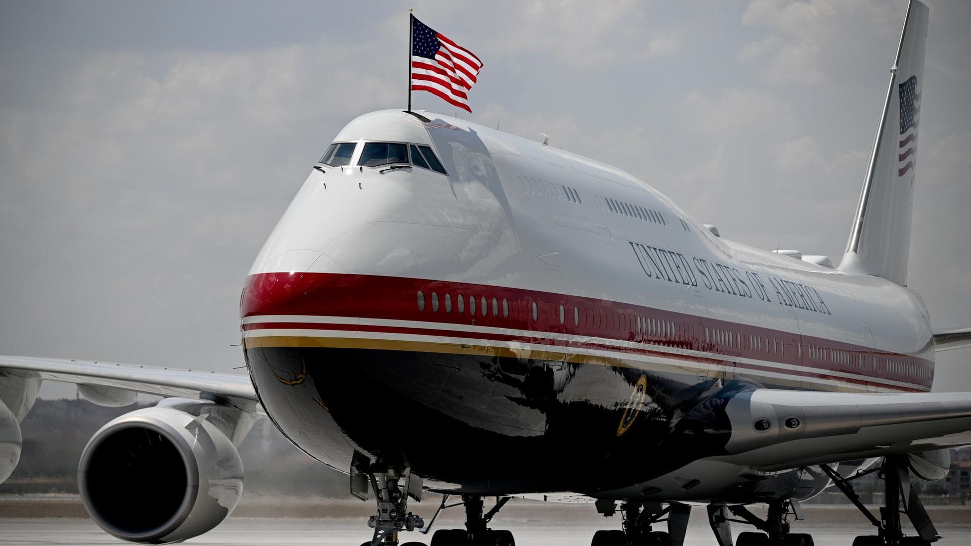 Trump’ın Türkiye’den Ayrılışı Sırasında Uçak Değişikliği