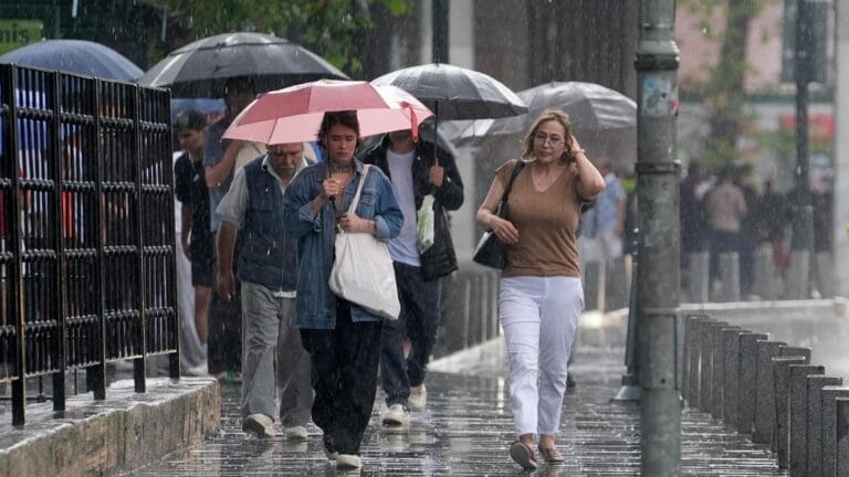 İstanbul’da 7 İlçe için Uyarı: Yarın Çok Kuvvetli Yağış Bekleniyor
