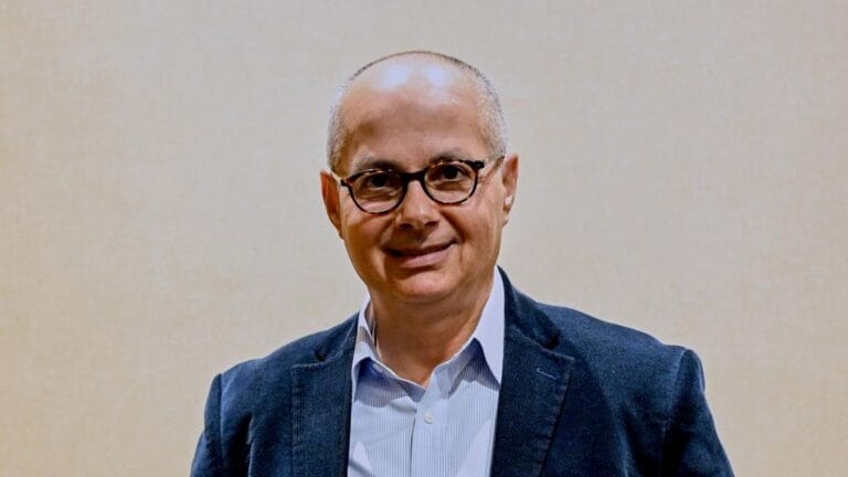 Award-Winning US Chemist Transfers to China to Head AI Institute