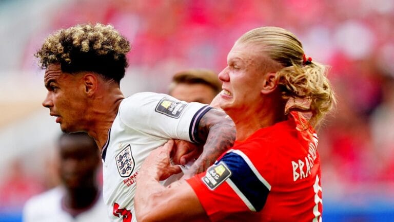 The Stunning Incident in the World Cup: The Ball Hit the Cable in the Norway-England Match