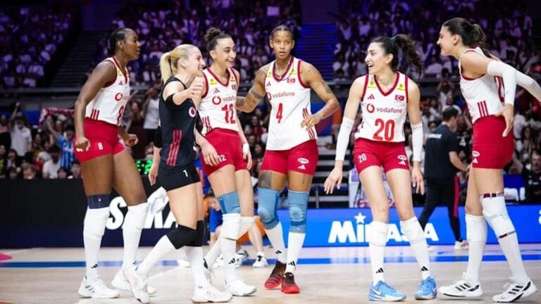Turkey Women's Volleyball Team Advances to Semifinals