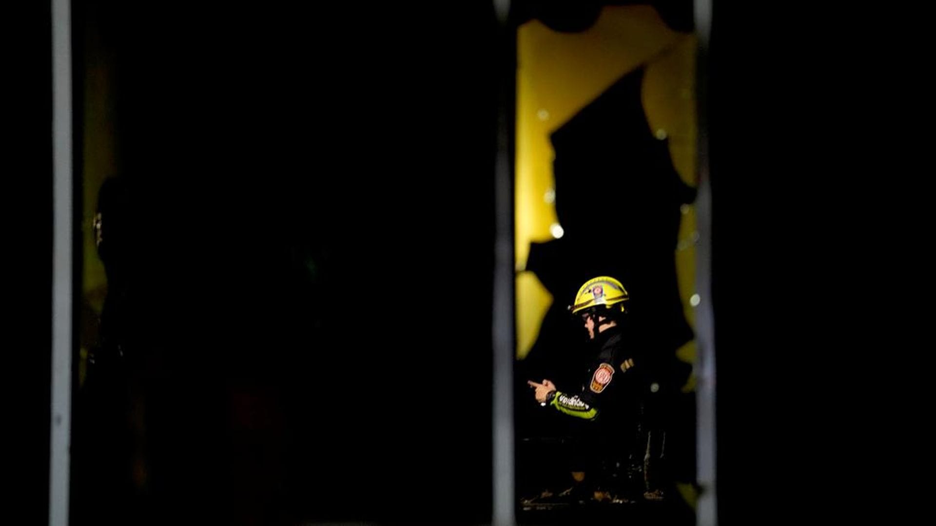 Bangkok’ta Meyhane Yangını: En Az 27 Kişi Hayatını Kaybetti