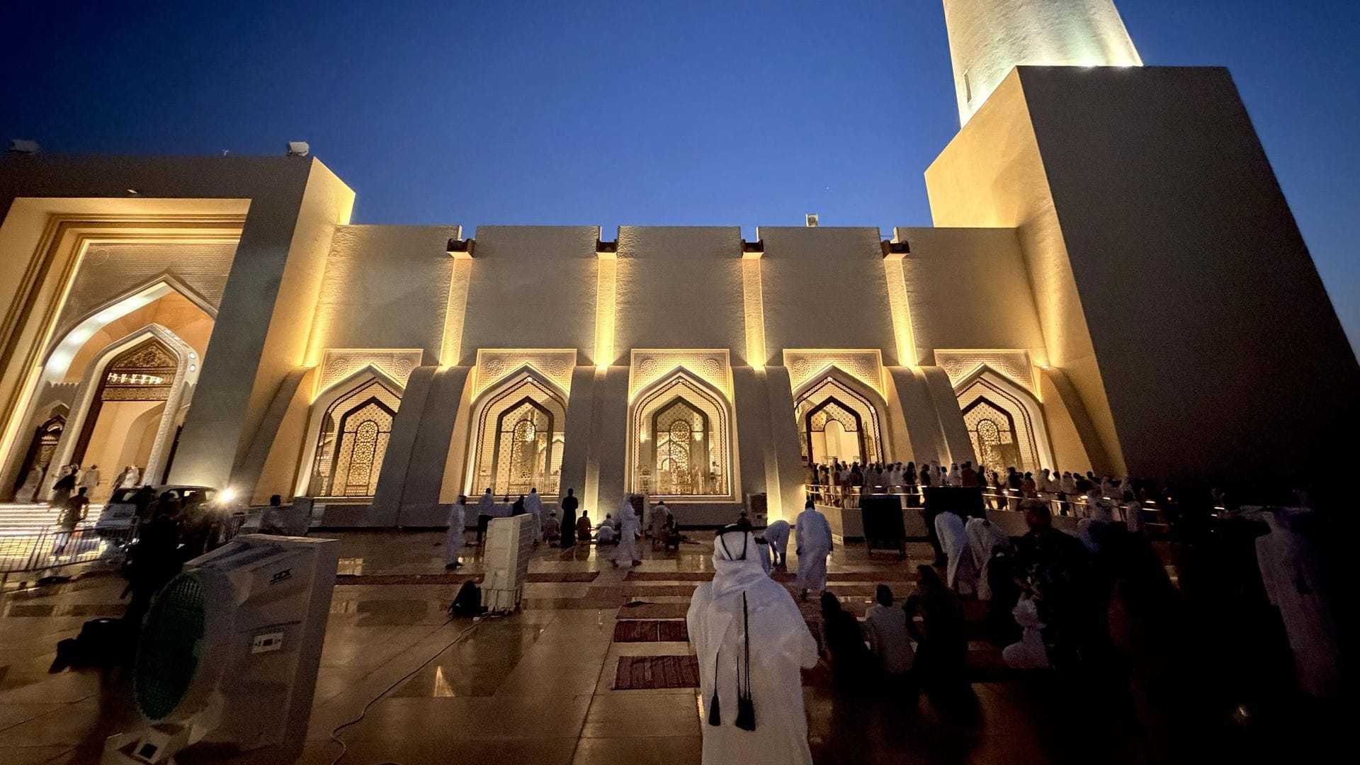 Eski Katar Emiri Hamad bin Halife Al Sani’nin Cenazesi Doha’da Kılındı