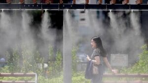Japonya’da Sıcak Dalgalarına Karşı Geliştirilen İlginç Çözüm: 10 Dakikada Vücut Sıcaklığını Düşüren ‘İnsan Buzdolabı’