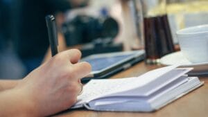 Yeni Araştırma: El Baskınlığı Doğuştan Değil, Pratikle Gelişiyor