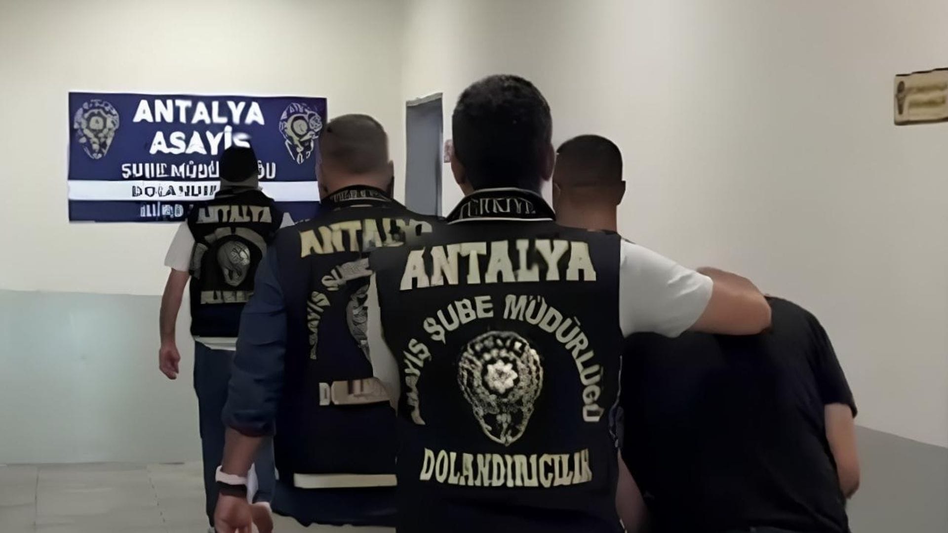 Antalya's 'Smiling Face' Operation: 4 Scammers Arrested