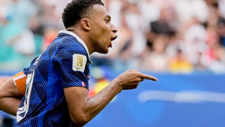 Mbappe Makes History: First Player to Win Consecutive World Cup Golden Boots