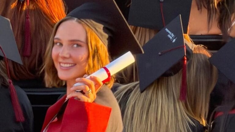 Alina Boz Bilgi Üniversitesi’nden Mezun Oldu