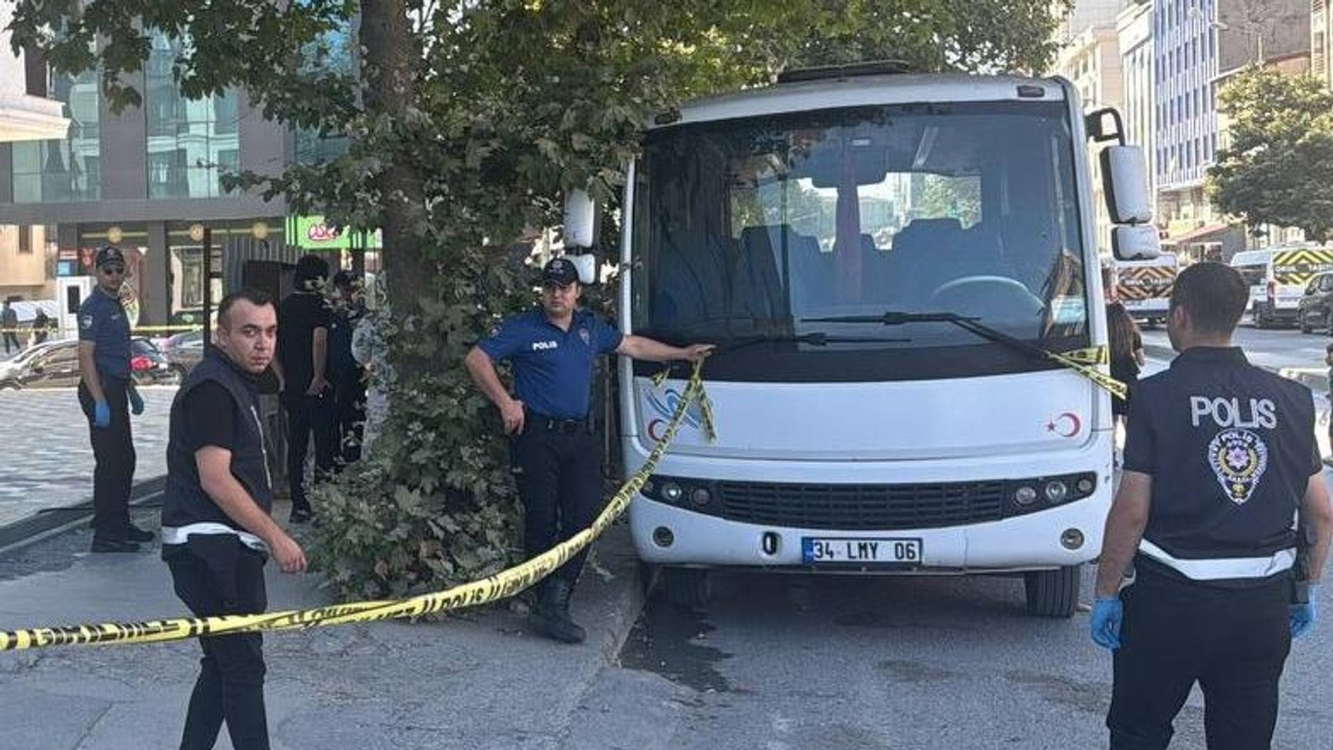 İstanbul’da 73 Yaşındaki Servis Şoförünün Cesedi Araçta Bulundu