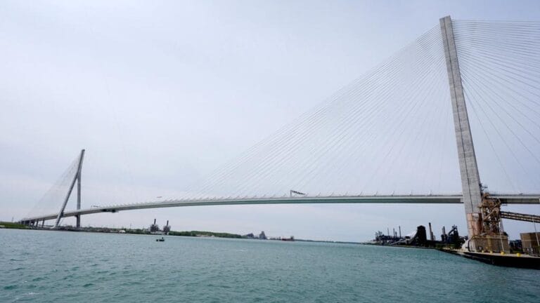 Kanada, ABD’ye Cevap Verecek: Ortak Köprü Açılışı İptal Edildi