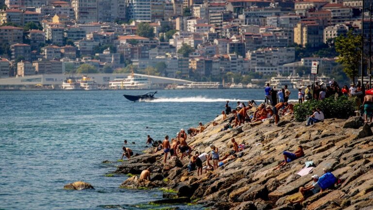 Weekend Swimming Ban in Two Istanbul Districts