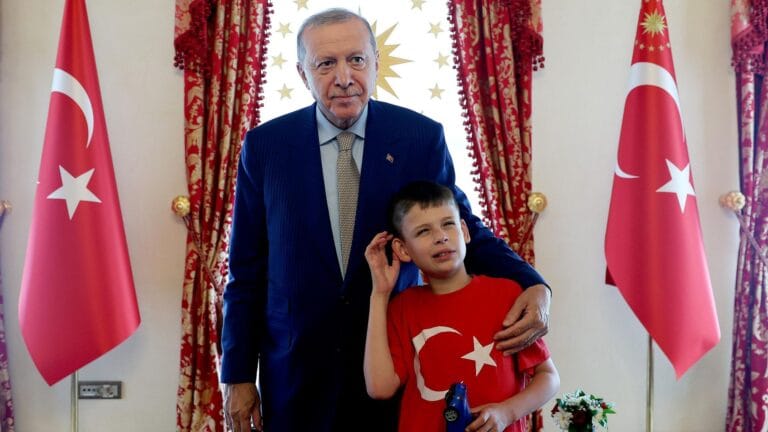 Cumhurbaşkanı Erdoğan, 12 Yaşındaki Otizmli Joshua Harris’i Kabul Etti