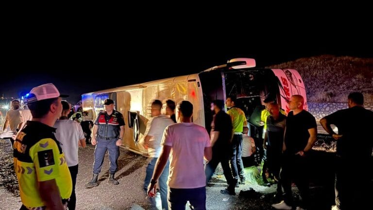 Kırıkkale’de Şarampole Devrilen Otobüs: 29 Kişi Yaralandı