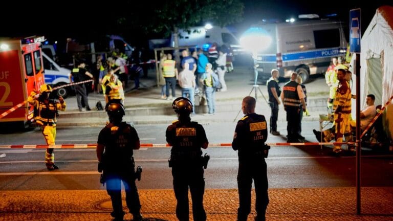 Berlin’de Kalabalığa Dalan Araç: 1 Ölü, Çok Sayıda Yaralı