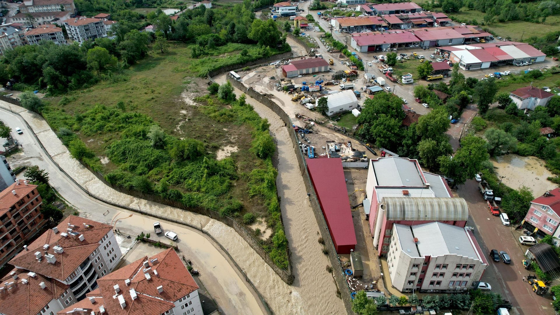 Kastamonu Cide’de Sel Etkisinden Etkilenen Ailelere Yardım Ödemesi