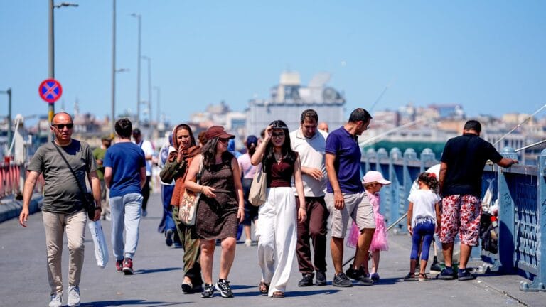 Hava Durumu Değişiyor: Yarından İtibaren Yağış ve Rüzgar Bekleniyor