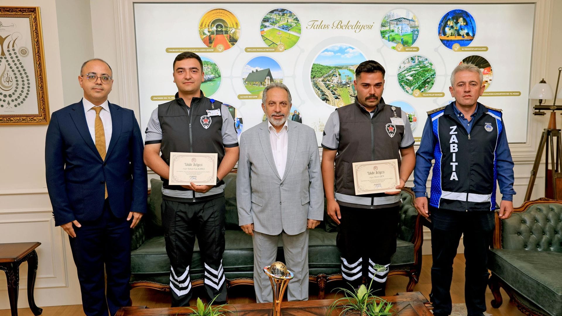 Güvenlik Görevlileri Buldukları Değerli Eşyaları Sahibine Teslim Ederek Ödüllendirildi