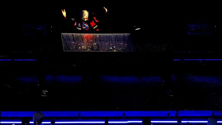 Fransız DJ ve Elektronik Müzik Sanatçısı Kavinsky Evinde Ölü Bulundu