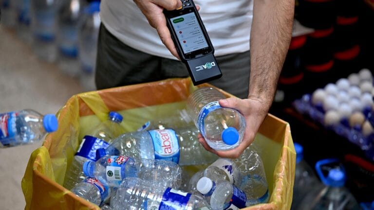 New Era in Istanbul: Neighborhood Merchants Start Collecting Packaging Returns