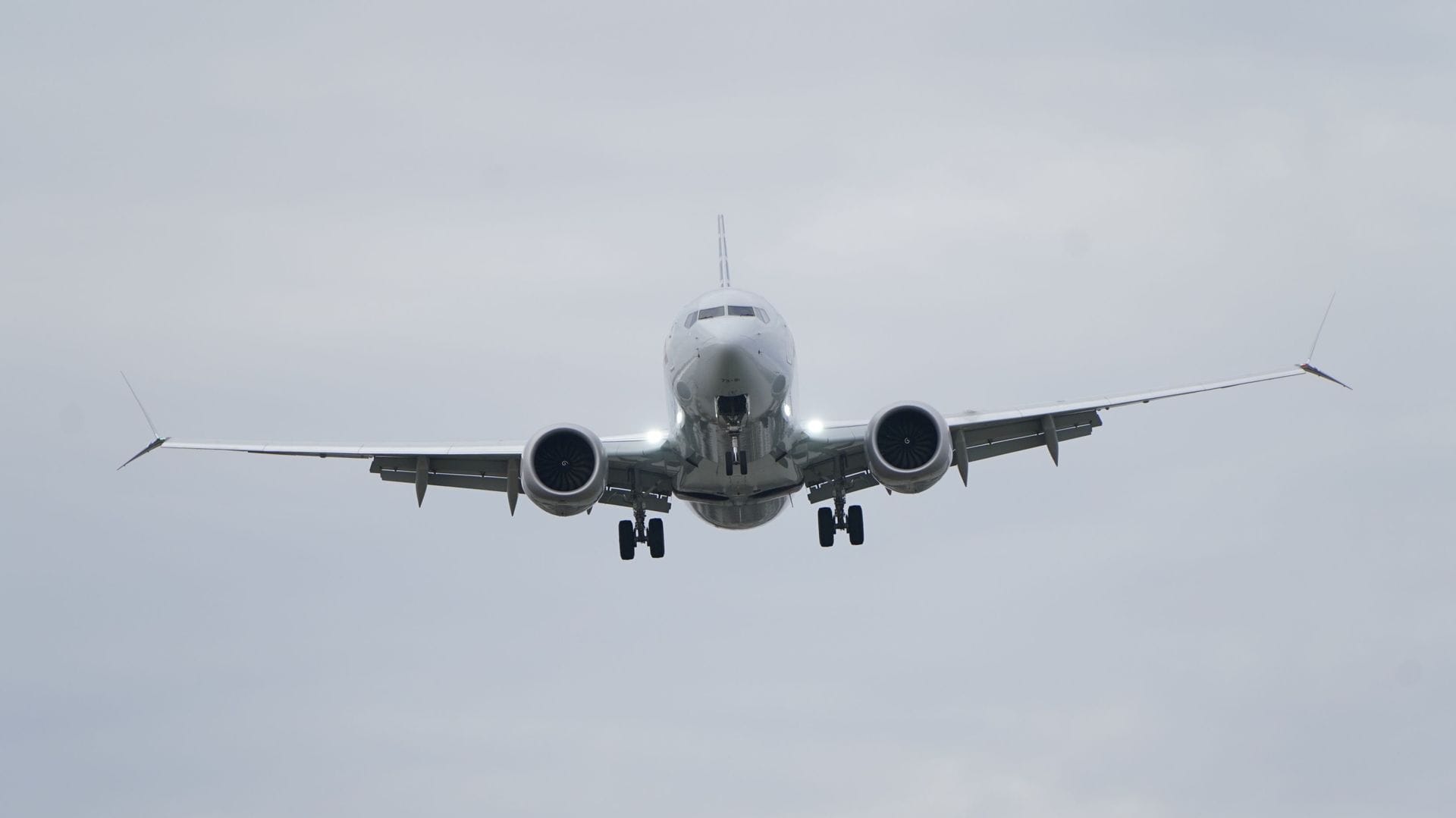 Boeing 737 Max Uçakları için Acil Çatlak Kontrolü Gerekiyor