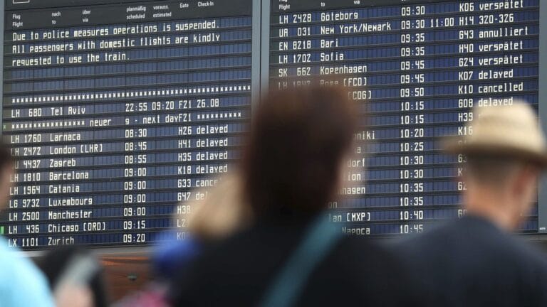 Avrupa’da Pasaport Kontrolü Kuyrukları Büyüyor