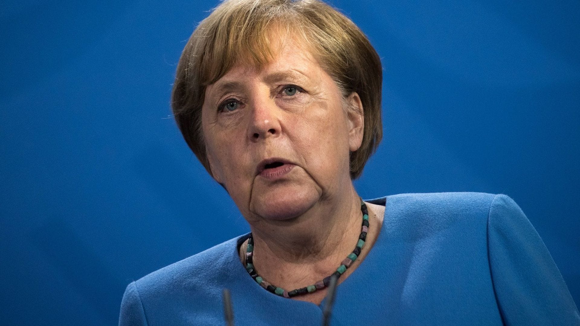 Merkel’in Rus Komedyenlere İtirafı: Minsk Anlaşmaları Rusya’yı Kandırmak İçin