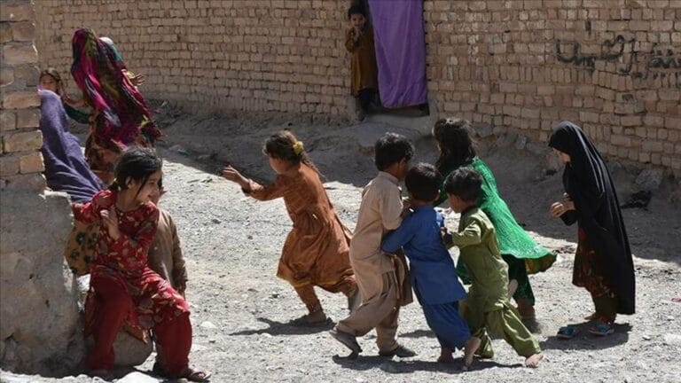 Afganistan’da Çocuk Açlığı Alarm Veriyor
