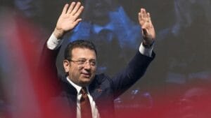 İmamoğlu’nun Sürpriz Kararı: CHP’den İstifa