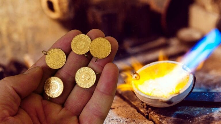 Altın Fiyatları 4.200 Doları Test Etti: İslam Memiş’ten Önemli Uyarı