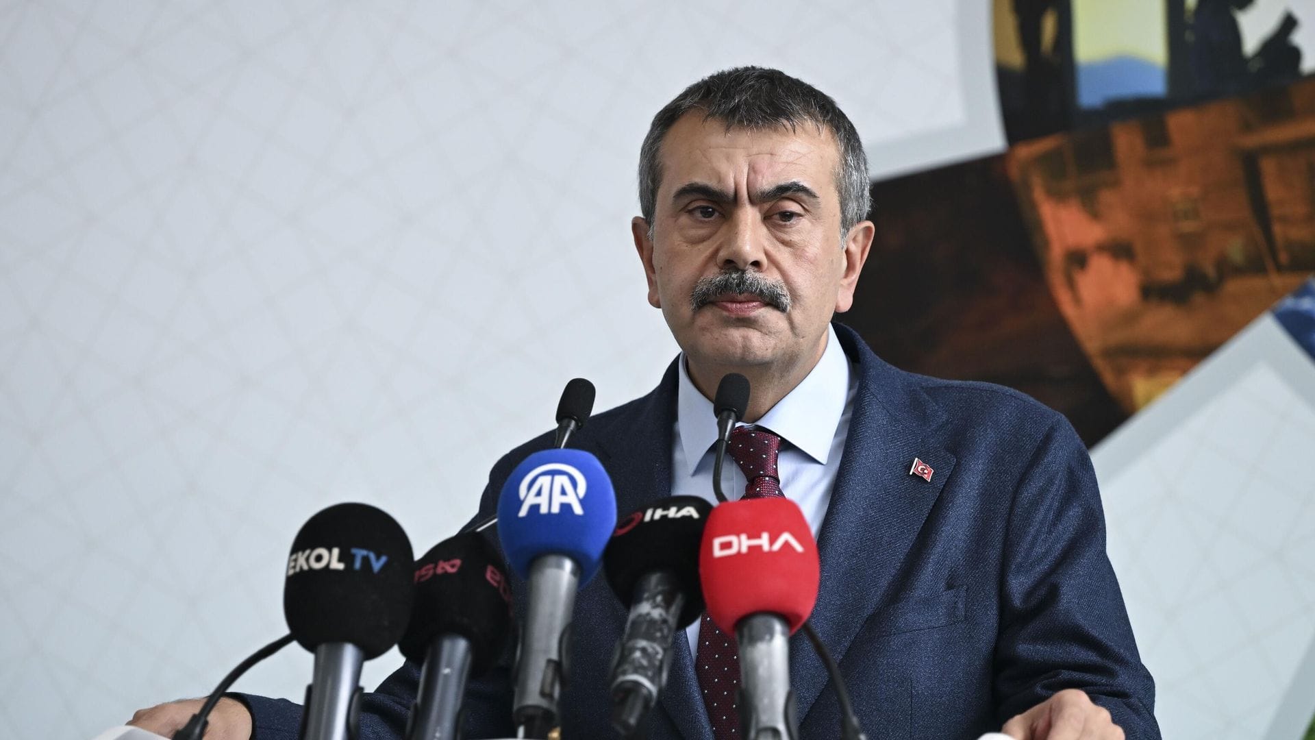 YKS ve LGS Sınavlarında Değişiklik Yok, Ancak İçerik Güncellenecek YKS ve LGS Sınavlarında Değişiklik Yok, Ancak İçerik Güncellenecek