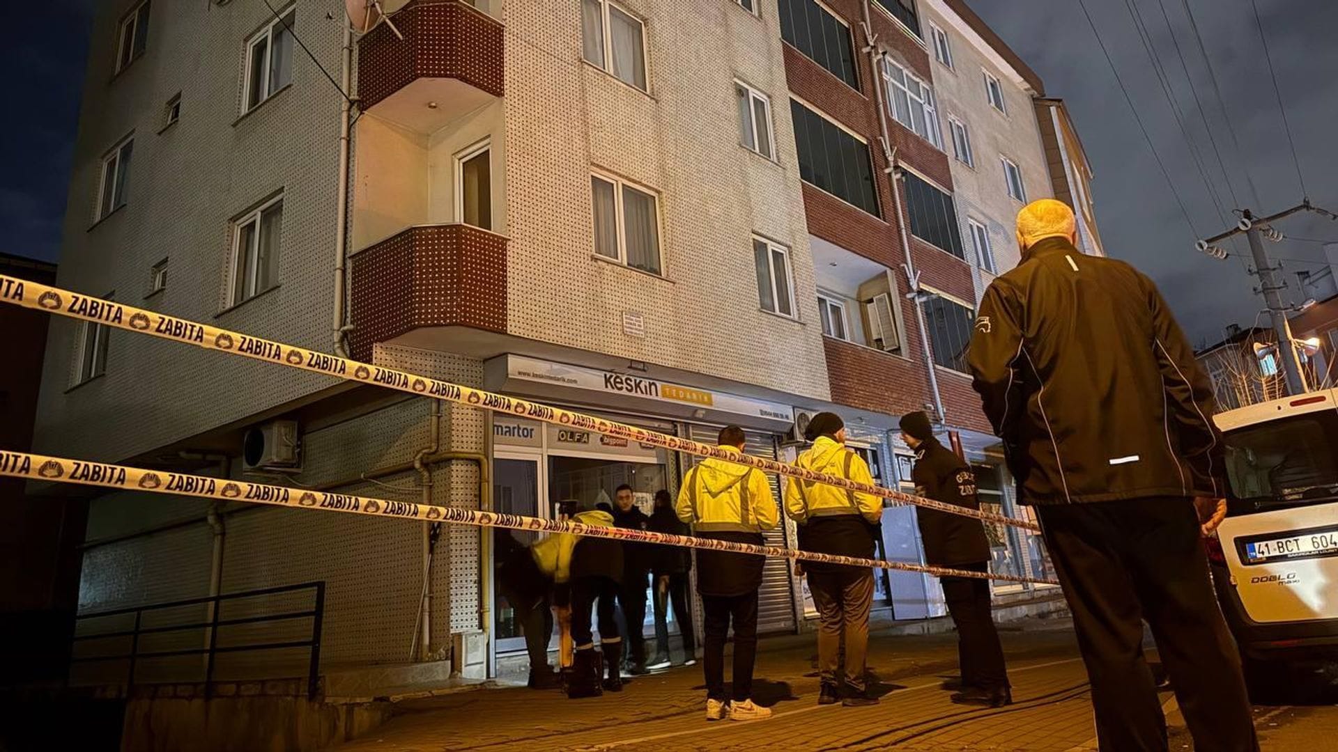 İstanbul Sultangazi’de İnşaat Alanında Toprak Kayması: Güvenlik Tedbirleri Alındı İstanbul Sultangazi’de İnşaat Alanında Toprak Kayması: Güvenlik Tedbirleri Alındı