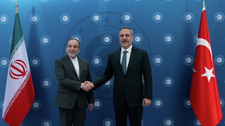 Dışişleri Bakanı Fidan, İran Dışişleri Bakanı Arakçi ile Görüştü