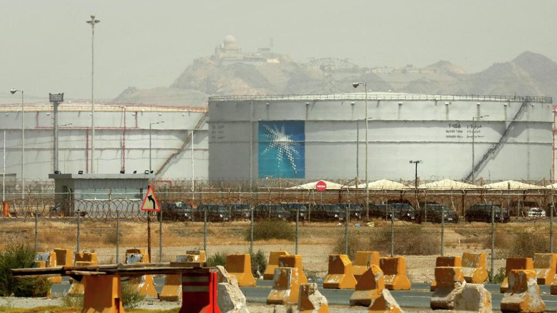 Husiler Suudi Arabistan’daki Aramco Tesisine Saldırdı