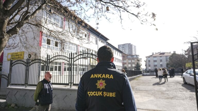 School Security to be Enhanced: Teachers to be Able to Reach Police with One Button