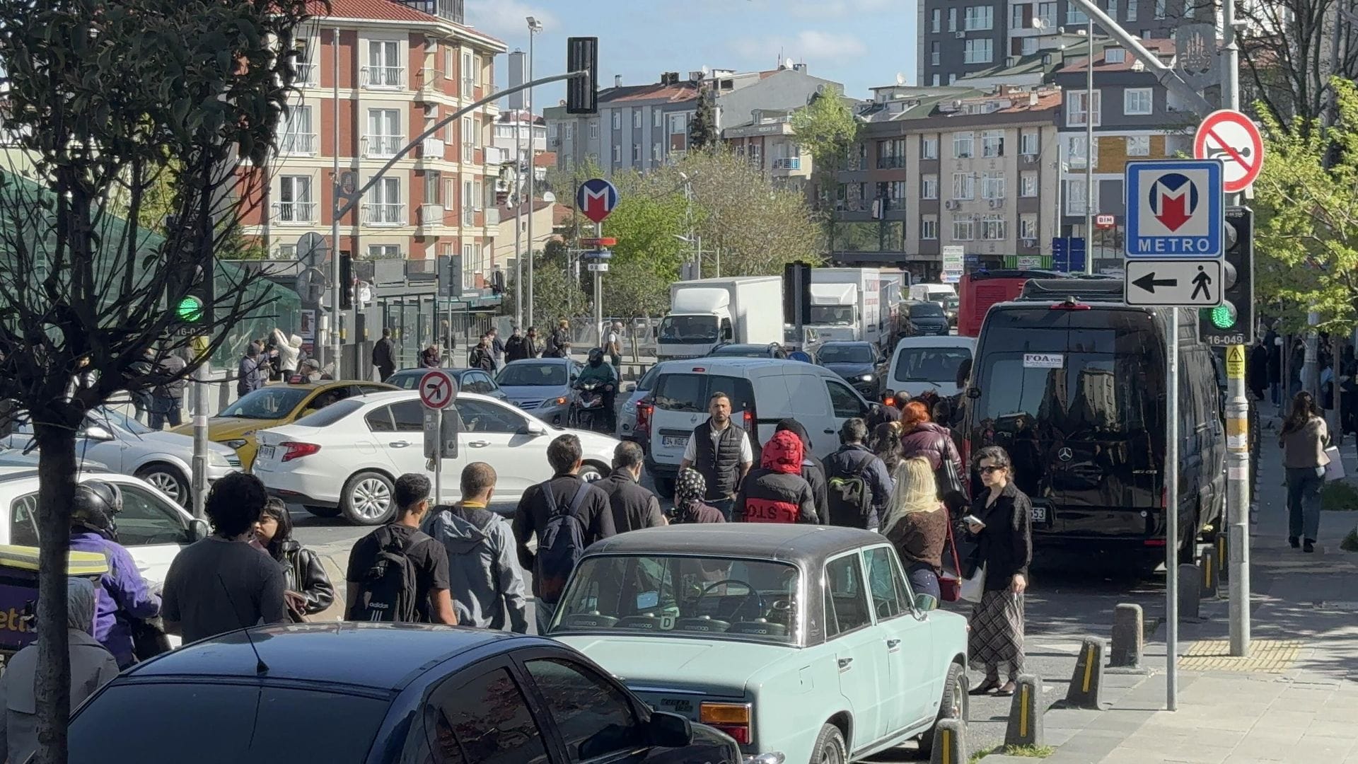 M7 Metro Hattı Ne Zaman Açılacak? Çökme Nedeniyle 7 Dakikalık Yol 35 Dakikaya Çıktı M7 Metro Hattı Ne Zaman Açılacak? Çökme Nedeniyle 7 Dakikalık Yol 35 Dakikaya Çıktı