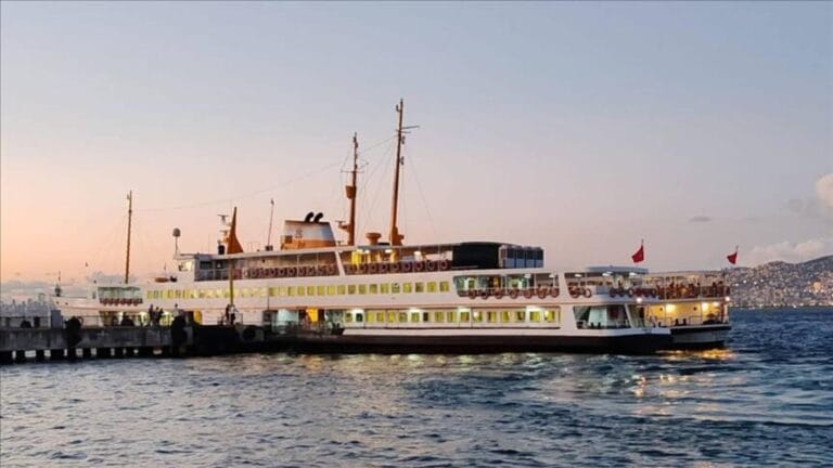 İstanbul’da Yoğun Sis Uyarısı: Vapur Seferleri İptal Edildi, Boğaz Trafik Akışı Durduruldu