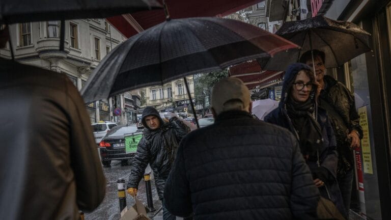 Istanbul Weather Alert: AKOM Predicts Rainfall
