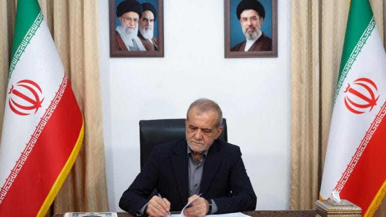 Iran's President Pezeshkian Announces Support for Palestinian Leaders