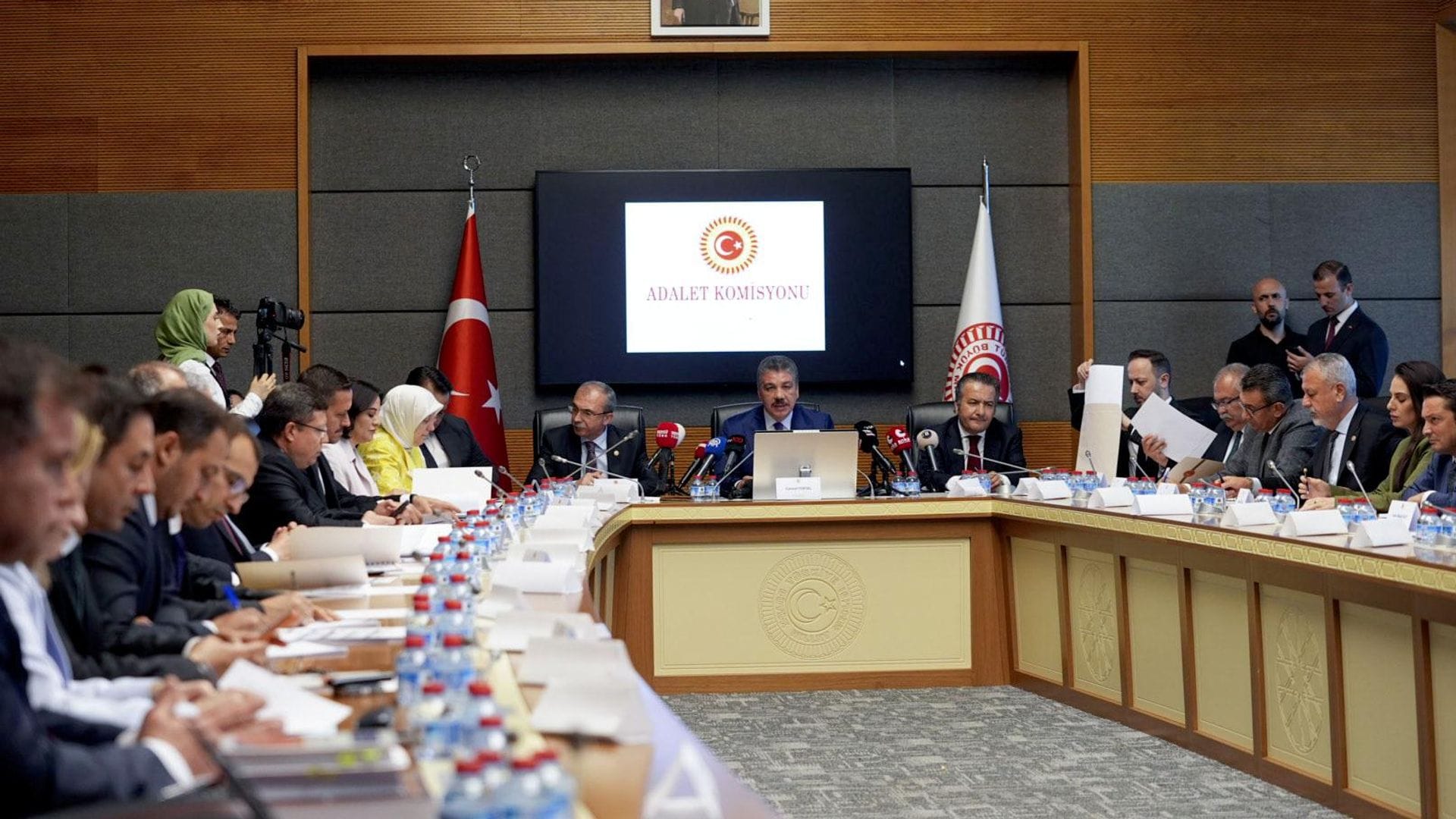 Terörsüz Türkiye Yasası Teklifi Adalet Komisyonu’ndan Geçti Terörsüz Türkiye Yasası Teklifi Adalet Komisyonu’ndan Geçti