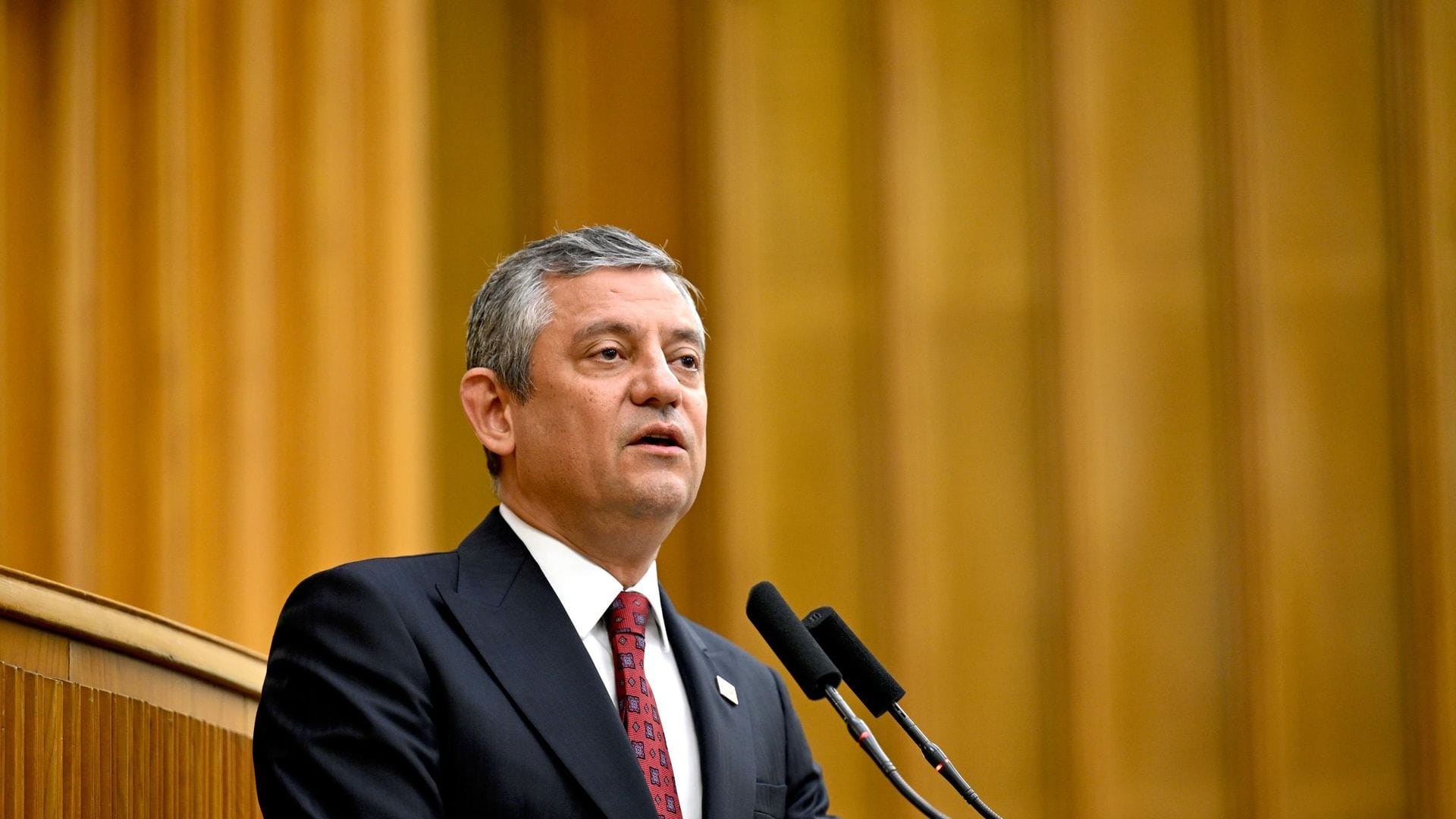 Özgür Özel Fezleke Olayı: Hukuki Süreç ve Fezleke Kavramı