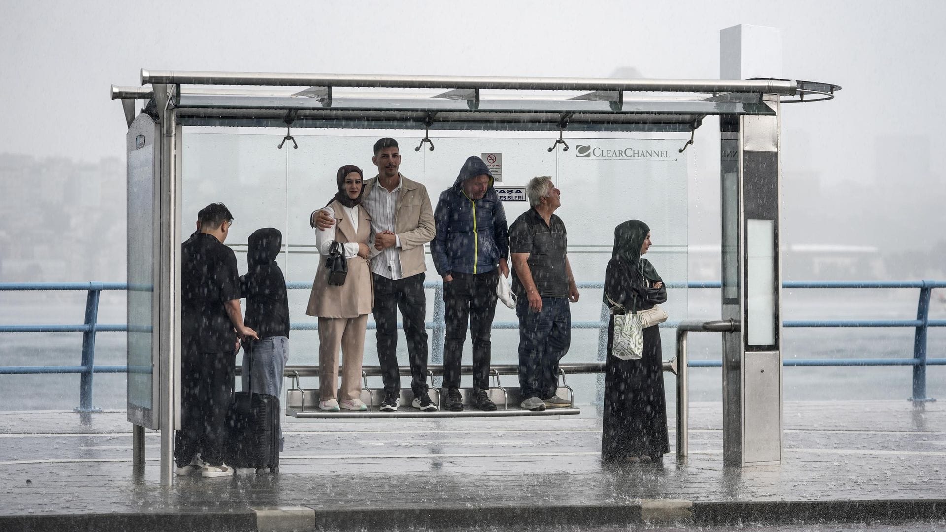 Meteoroloji Uyarısı: İki İlde Sel Alarmı, Marmara ve Ege’de Şiddetli Rüzgar Bekleniyor