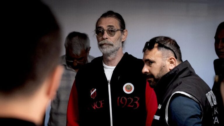 Erdal Beşikçioğlu İçişleri Bakanlığı Tarafından Görevden Uzaklaştırıldı