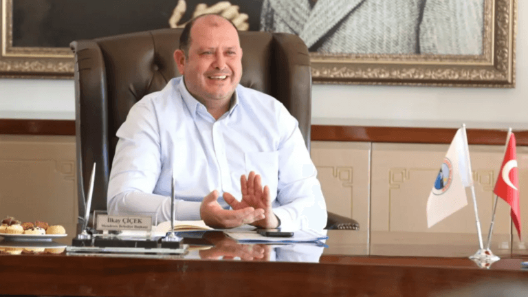 Menderes Belediyesi’nde Rüşvet Operasyonu: Belediye Başkanı İlkay Çiçek Gözaltına Alındı